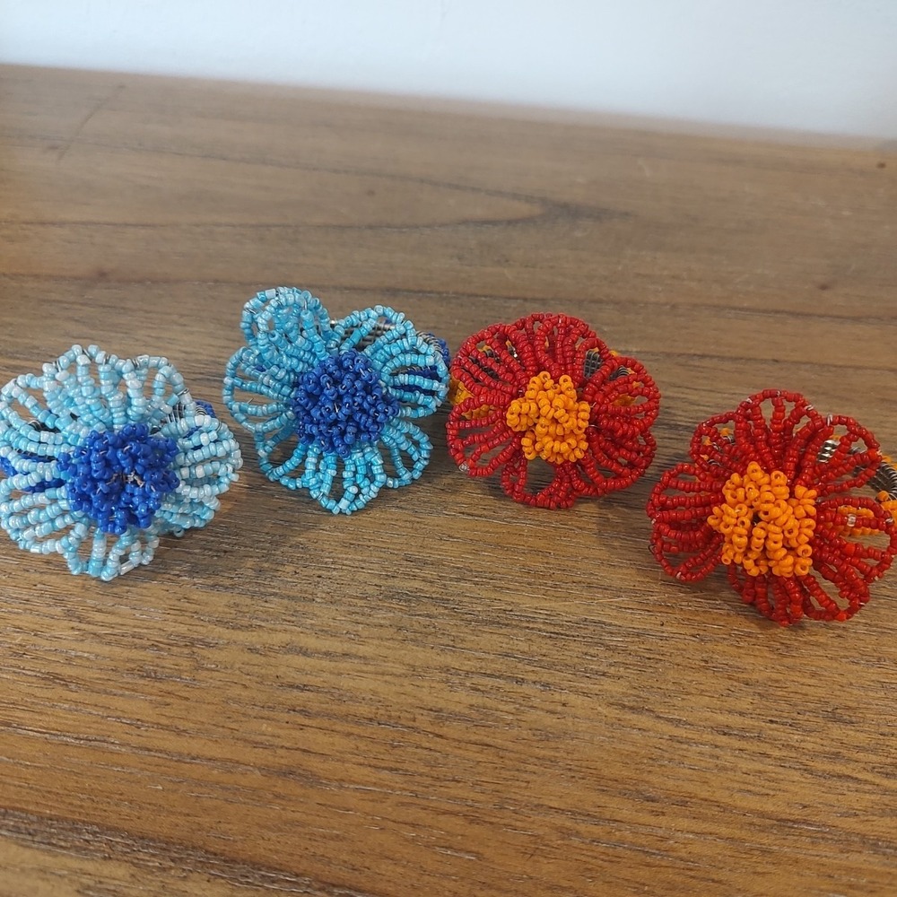 Set Of 4 HANDMADE Beaded Floral Napkin Rings Blue Red Flowers Boho Eclectic - Picture 2 of 5